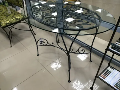 Кованый стол «Генрих»